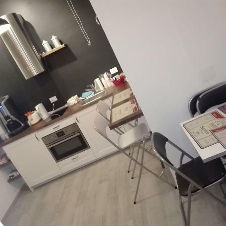 R&B via Barozzi 6 Hotel Bologna Kültér fotó