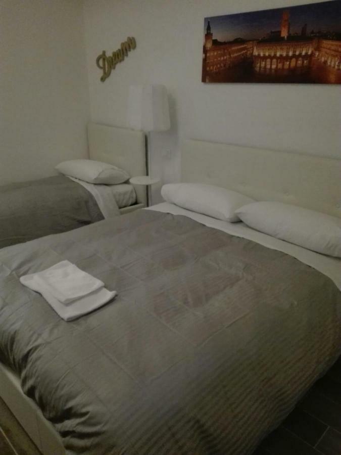 R&B via Barozzi 6 Hotel Bologna Kültér fotó