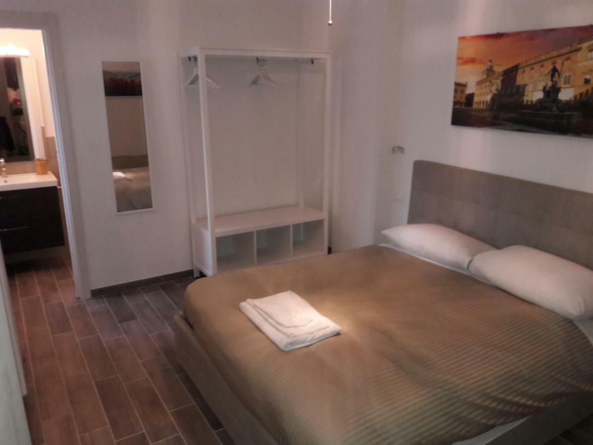 R&B via Barozzi 6 Hotel Bologna Kültér fotó