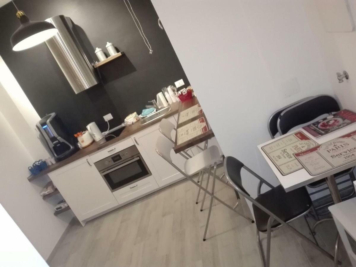 R&B via Barozzi 6 Hotel Bologna Kültér fotó